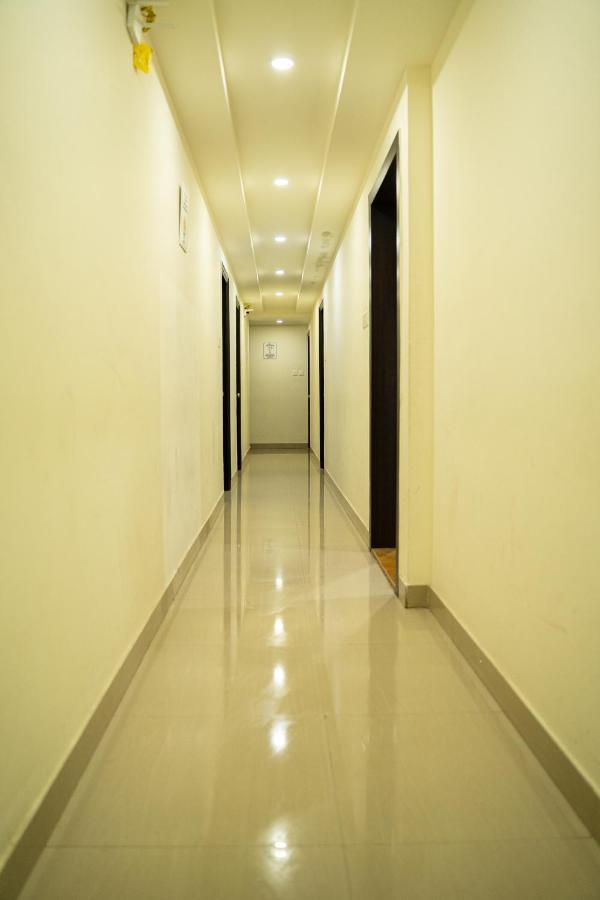 Nk7 Guest House Kolkata Ngoại thất bức ảnh