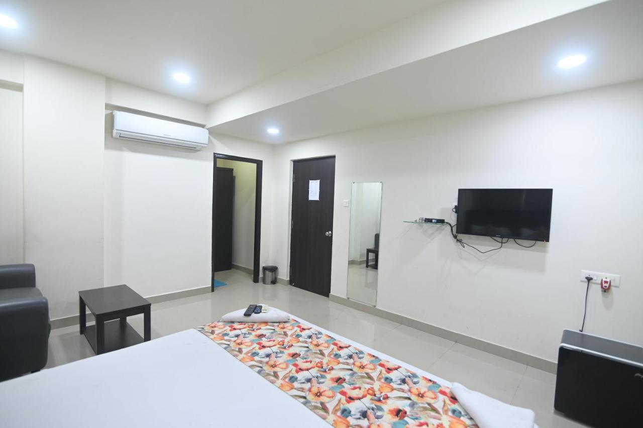 Nk7 Guest House Kolkata Ngoại thất bức ảnh