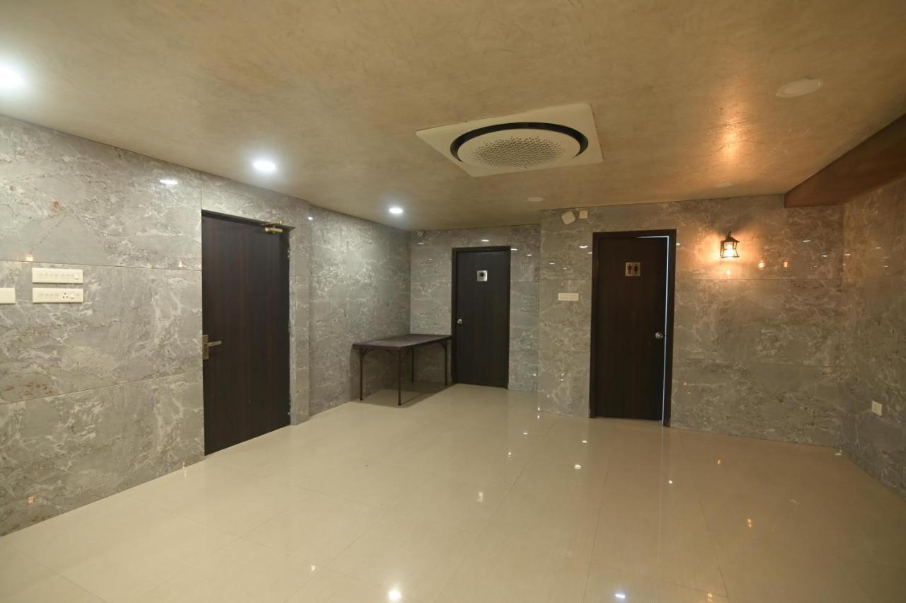 Nk7 Guest House Kolkata Ngoại thất bức ảnh