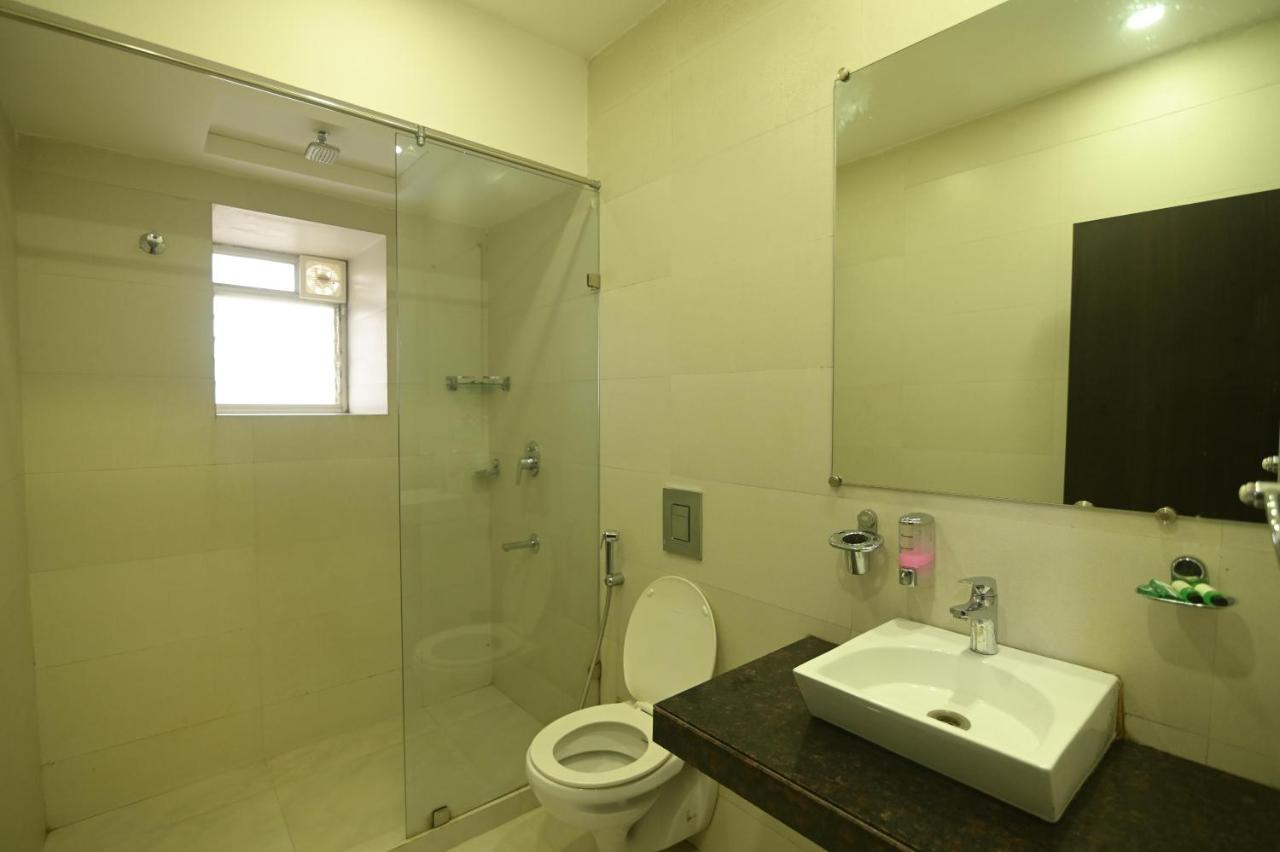Nk7 Guest House Kolkata Ngoại thất bức ảnh